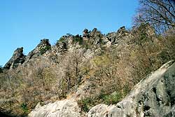 見事な岩山です。